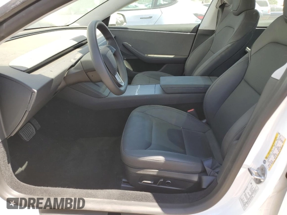 2025 Tesla Model 3 Long Range z VIN 5YJ3E1EAXSF914864, wystawiony jako Copart lot #60901055 z przebiegiem 4 174 mil mil oraz Szkoda całkowita • Salvage title. Historia ofert i sprzedaży dostępna na DreamBid. Obrazek 7.