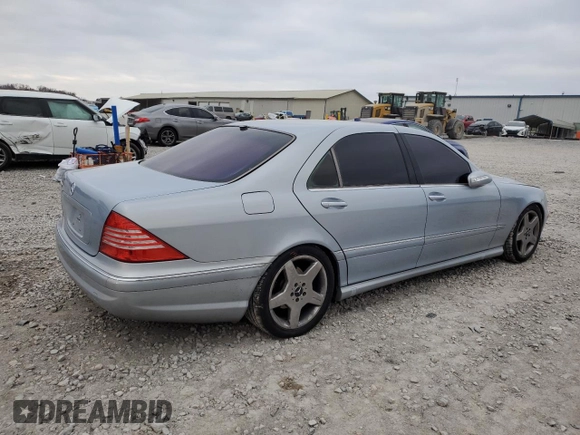2005 Mercedes-Benz S-Class 5.0L with VIN WDBNG75J05A452316, listed as a Copart auction lot 82888994 with 167,954 mi miles and Salvage Title. Bid and sale history available at carsss.com. Image 3.
