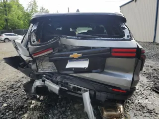 2025 Chevrolet Traverse FWD LT with VIN 1GNERGRS9SJ155904, listed as a Copart auction lot 55755085 with 7,715 mi miles and Salvage title. Bid and sale history available at DreamBid. Image 6.