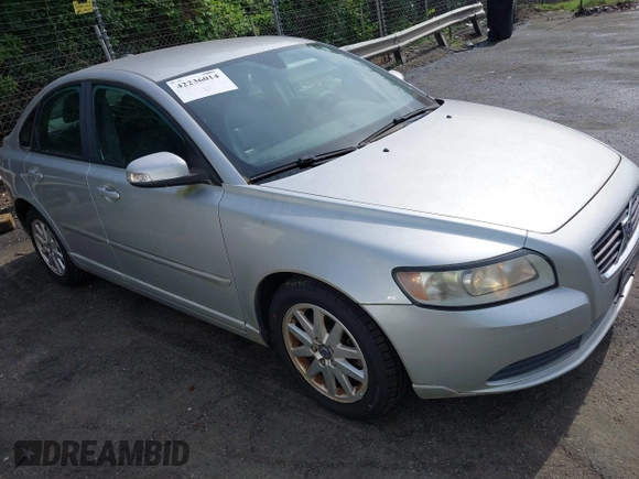 2008 Volvo S40 2.4L с VIN YV1MS382X82376038, выставлен на аукционе IAAI как лот 42236014 с пробегом 139 962 миль миль и . История ставок и продаж доступна на DreamBid. Изображение 1.