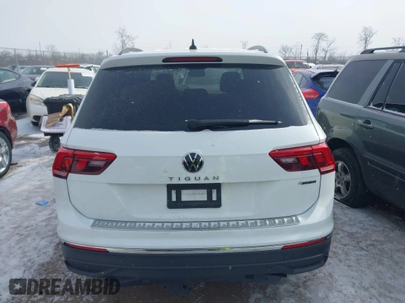 2024 Volkswagen Tiguan S с VIN 3VVFB7AX1RM103822, выставлен на аукционе IAAI как лот 41364247 с пробегом 10 407 миль миль и . История ставок и продаж доступна на DreamBid. Изображение 16.