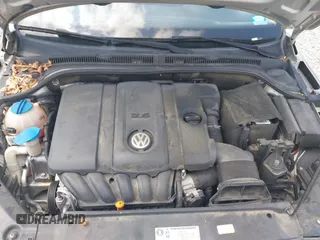 2011 Volkswagen Jetta Sedan SE w/Convenience & Sunroof PZEV with VIN 3VWDZ7AJ9BM360775, listed as a IAAI auction lot 42134100 with 183,012 mi miles. Bid and sale history available at carsss.com. Image 10.