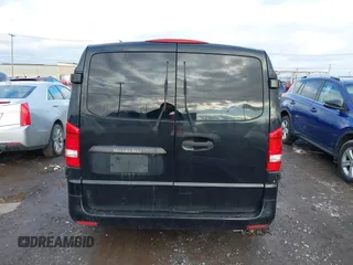 2017 Mercedes-Benz Metris Passenger z VIN WD4PG2EE6H3269310, wystawiony jako IAAI lot #41219221 z przebiegiem 80 478 mil mil oraz . Historia ofert i sprzedaży dostępna na DreamBid. Obrazek 17.
