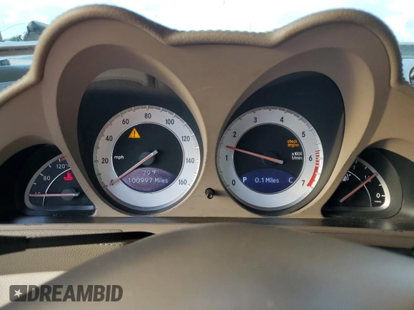 2011 Mercedes-Benz SL 550 z VIN WDBSK7BAXBF161245, wystawiony jako Copart lot #77153164 z przebiegiem 100 997 mil mil oraz Szkoda całkowita • Salvage title. Historia ofert i sprzedaży dostępna na DreamBid. Obrazek 9.