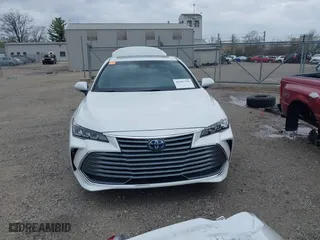 2022 Toyota Avalon Hybrid XLE with VIN 4T1AA1ABXNU015401, listed as a IAAI auction lot 41947755 with 52,867 mi miles. Bid and sale history available at carsss.com. Image 13.