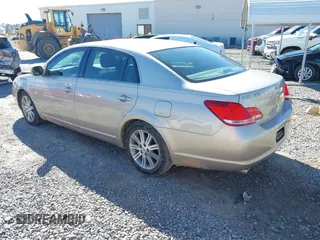 2006 Toyota Avalon XL with VIN 4T1BK36B46U148453, listed as a IAAI auction lot 41740381 with 124,579 mi miles. Bid and sale history available at carsss.com. Image 3.