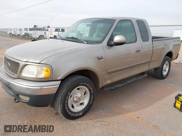 2001 Ford F-150 XL with VIN 2FTRX18L61CA36907, listed as a IAAI auction lot 41906933 with 317,857 mi miles. Bid and sale history available at carsss.com. Image 2.