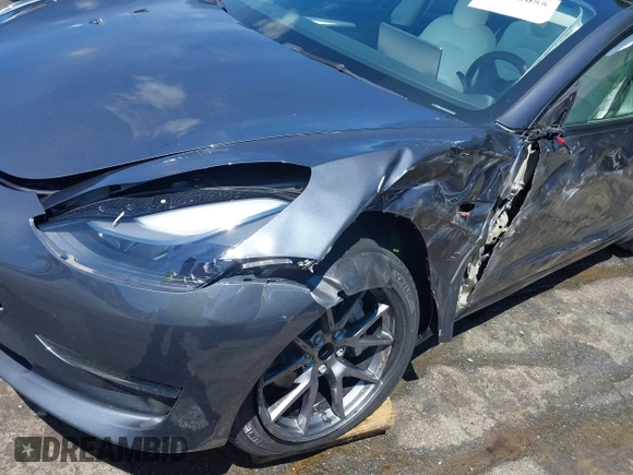 2023 Tesla Model 3 z VIN 5YJ3E1EA7PF413311, wystawiony jako IAAI lot #42442055 z przebiegiem 25 270 mil mil oraz . Historia ofert i sprzedaży dostępna na DreamBid. Obrazek 6.