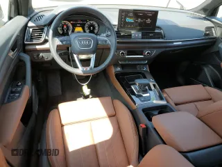 2024 Audi Q5 S line Premium Plus с VIN WA1E2AFY5R2086601, выставлен на аукционе Copart как лот 53965715 с пробегом 5 844 миль миль и Списание • Salvage title. История ставок и продаж доступна на DreamBid. Изображение 8.