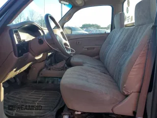 2001 Toyota Tacoma z VIN 5TEPM62N31Z806270, wystawiony jako Copart lot #80530444 z przebiegiem 21 649 mil mil oraz Czysty tytuł • Clean title. Historia ofert i sprzedaży dostępna na DreamBid. Obrazek 7.