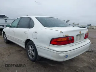 1998 Toyota Avalon XL with VIN 4T1BF18B7WU286333, listed as a IAAI auction lot 41736612 with 227,948 mi miles and . Bid and sale history available at DreamBid. Image 3.
