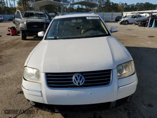 2003 Volkswagen Passat GLS with VIN WVWVD63B43E323839, listed as a Copart auction lot 81100434 with 164,795 mi miles and Salvage Title. Bid and sale history available at carsss.com. Image 5.