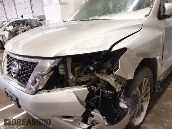 2016 Nissan Pathfinder Platinum z VIN 5N1AR2MM7GC652590, wystawiony jako IAAI lot #41490229 z przebiegiem 112 461 mil mil oraz . Historia ofert i sprzedaży dostępna na DreamBid. Obrazek 6.