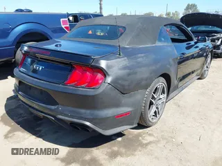 2019 Ford Mustang GT Premium z VIN 1FATP8FF5K5193437, wystawiony jako IAAI lot #42608815 z przebiegiem 67 115 mil mil oraz . Historia ofert i sprzedaży dostępna na DreamBid. Obrazek 4.