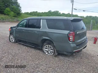 2023 Chevrolet Suburban Premier z VIN 1GNSCFKD7PR463950, wystawiony jako IAAI lot #42161223 z przebiegiem 40 585 mil mil oraz . Historia ofert i sprzedaży dostępna na DreamBid. Obrazek 3.