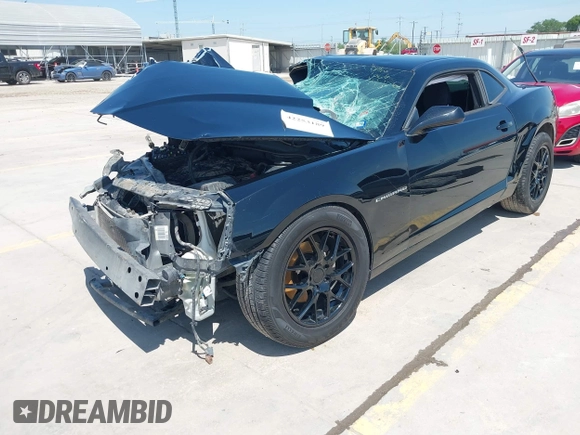 2014 Chevrolet Camaro LS z VIN 2G1FA1E32E9126043, wystawiony jako IAAI lot #42253189 z przebiegiem 104 457 mil mil oraz . Historia ofert i sprzedaży dostępna na DreamBid. Obrazek 2.