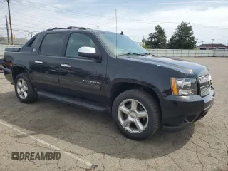 2013 Chevrolet Avalanche LS with VIN 3GNTKEE75DG261563, listed as a Copart auction lot 51963875 with 34,560 mi miles and Salvage title. Bid and sale history available at DreamBid. Image 4.