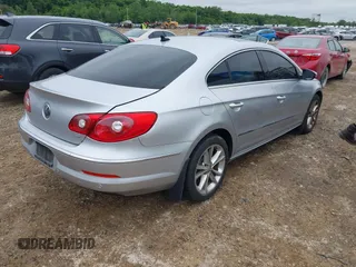2010 Volkswagen CC Lux Limited Edition z VIN WVWHN7ANXAE533582, wystawiony jako IAAI lot #42369718 z przebiegiem 152 092 mil mil oraz . Historia ofert i sprzedaży dostępna na DreamBid. Obrazek 4.