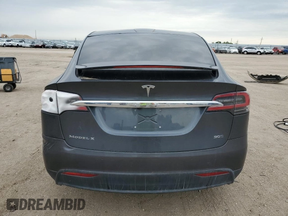 2016 Tesla Model X 70D z VIN 5YJXCAE29GF006512, wystawiony jako Copart lot #57517885 z przebiegiem Nie podano mil oraz Szkoda całkowita • Salvage title. Historia ofert i sprzedaży dostępna na DreamBid. Obrazek 6.