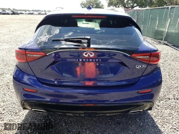 2018 Infiniti QX30 ESSENTIAL with VIN SJKCH5CP9JA045152, listed as a Copart auction lot 60647204 with 44,079 mi miles and Non Repairable. Bid and sale history available at carsss.com. Image 6.