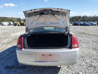 2005 Chrysler 300 with VIN 2C3JA43R55H664546, listed as a Copart auction lot 42572745 with 262,569 mi miles and Salvage Title. Bid and sale history available at carsss.com. Image 6.