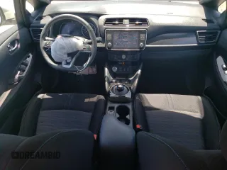 2023 Nissan LEAF SV Plus z VIN 1N4CZ1CV0PC557151, wystawiony jako Copart lot #57843055 z przebiegiem 15 385 mil mil oraz Szkoda całkowita • Salvage title. Historia ofert i sprzedaży dostępna na DreamBid. Obrazek 8.