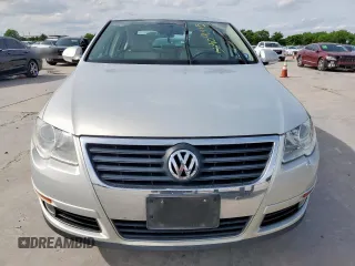2010 Volkswagen Passat Komfort z VIN WVWJK7AN9AE077813, wystawiony jako Copart lot #56409415 z przebiegiem 148 043 mil mil oraz Czysty tytuł • Clean title. Historia ofert i sprzedaży dostępna na DreamBid. Obrazek 5.