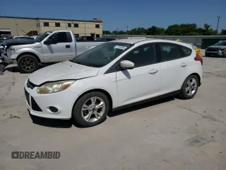 2014 Ford Focus SE z VIN 1FADP3K24EL272365, wystawiony jako Copart lot #57026895 z przebiegiem 168 292 mil mil oraz Tytuł czysty. Historia ofert i sprzedaży dostępna na DreamBid. Obrazek 1.