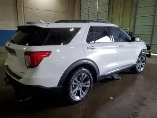 2023 Ford Explorer XLT with VIN 1FMSK8DH0PGB94480, listed as a Copart auction lot 51916755 with 53,112 mi miles and Salvage title. Bid and sale history available at DreamBid. Image 3.