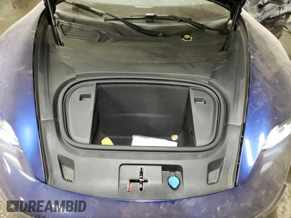 2021 Porsche Taycan z VIN WP0AA2Y13MSA14773, wystawiony jako Copart lot #69774042 z przebiegiem 15 465 mil mil oraz . Historia ofert i sprzedaży dostępna na DreamBid. Obrazek 11.