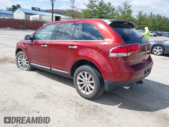 2015 Lincoln MKX with VIN 2LMDJ8JK3FBL24337, listed as a IAAI auction lot 41913926 with 142,619 mi miles. Bid and sale history available at carsss.com. Image 3.