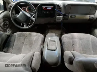1998 Chevrolet Suburban with VIN 1GNEC16R3WJ314003, listed as a Copart auction lot 78271654 with 283,661 mi miles and Clean Title. Bid and sale history available at carsss.com. Image 8.