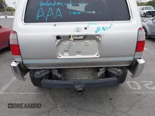 2000 Toyota 4Runner SR5 z VIN JT3HN86R9Y0288531, wystawiony jako IAAI lot #42157270 z przebiegiem 298 630 mil mil oraz . Historia ofert i sprzedaży dostępna na DreamBid. Obrazek 6.