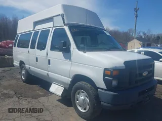 2014 Ford Econoline Cargo Commercial with VIN 1FTNS2EW7EDA67834, listed as a IAAI auction lot 42026939 with 138,501 mi miles. Bid and sale history available at carsss.com. Image 1.