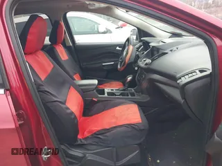 2018 Ford Escape SE z VIN 1FMCU9GD6JUA18684, wystawiony jako IAAI lot #41499540 z przebiegiem 105 127 mil mil oraz . Historia ofert i sprzedaży dostępna na DreamBid. Obrazek 5.