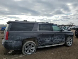 2017 Chevrolet Suburban Premier z VIN 1GNSKJKCXHR403076, wystawiony jako Copart lot #46606025 z przebiegiem 99 481 mil mil oraz Szkoda całkowita • Salvage title. Historia ofert i sprzedaży dostępna na DreamBid. Obrazek 3.