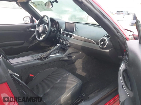 2017 FIAT 124 Spider Lusso z VIN JC1NFAEK6H0108832, wystawiony jako IAAI lot #41451223 z przebiegiem Nie podano mil oraz . Historia ofert i sprzedaży dostępna na DreamBid. Obrazek 5.