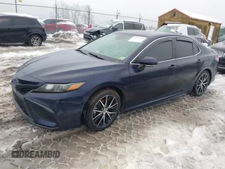 2022 Toyota Camry SE with VIN 4T1G11AK2NU636108, listed as a IAAI auction lot 41541397 with 58,042 mi miles and . Bid and sale history available at carsss.com. Image 2.
