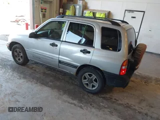 2003 Chevrolet Tracker z VIN 2CNBE13C336953203, wystawiony jako IAAI lot #42195810 z przebiegiem 123 503 mil mil oraz . Historia ofert i sprzedaży dostępna na DreamBid. Obrazek 3.