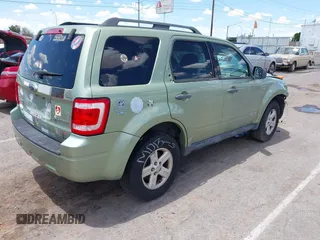 2008 Ford Escape Hybrid z VIN 1FMCU59HX8KB98122, wystawiony jako IAAI lot #42650207 z przebiegiem 138 757 mil mil oraz . Historia ofert i sprzedaży dostępna na DreamBid. Obrazek 4.