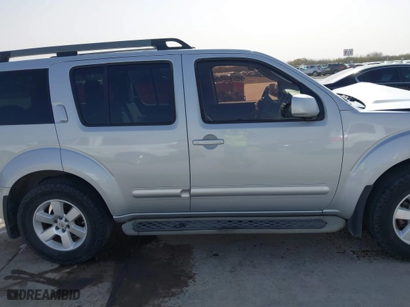 2012 Nissan Pathfinder SV with VIN 5N1AR1NN6CC639762, listed as a IAAI auction lot 41722242 with 166,175 mi miles. Bid and sale history available at carsss.com. Image 13.
