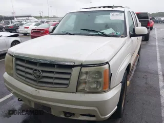 2006 Cadillac Escalade EXT z VIN 3GYEK62N76G203171, wystawiony jako IAAI lot #42322569 z przebiegiem 281 195 mil mil oraz . Historia ofert i sprzedaży dostępna na DreamBid. Obrazek 6.