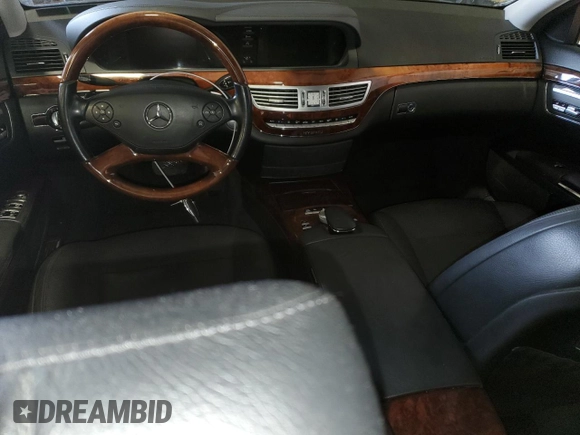 2010 Mercedes-Benz S 400 with VIN WDDNG9FB9AA353451, listed as a Copart auction lot 46080105 with 117,499 mi miles and Salvage Title. Bid and sale history available at DreamBid. Image 8.