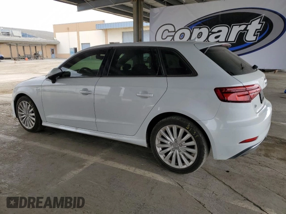 2017 Audi A3 e-tron Sportback Premium z VIN WAUUPBFF6HA107710, wystawiony jako Copart lot #52522265 z przebiegiem 104 705 mil mil oraz Szkoda całkowita • Salvage title. Historia ofert i sprzedaży dostępna na DreamBid. Obrazek 2.