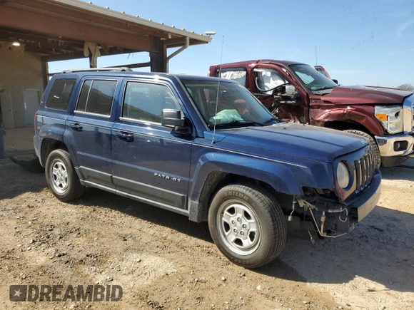 2013 Jeep Patriot Latitude with VIN 1C4NJPFB8DD192657, listed as a Copart auction lot 46593715 with 153,999 mi miles and Salvage Title. Bid and sale history available at carsss.com. Image 4.