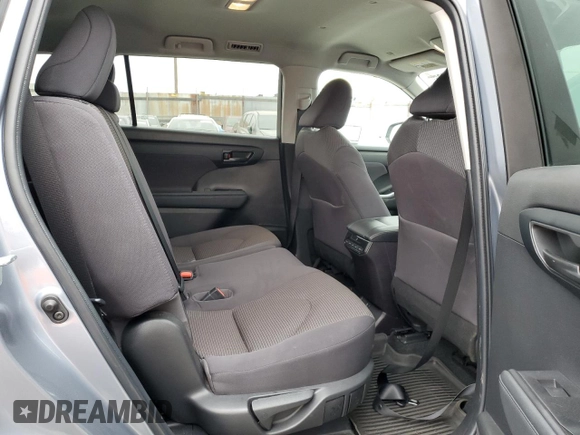 2022 Toyota Highlander LE z VIN 5TDZZRAH7NS101157, wystawiony jako Copart lot #58415605 z przebiegiem 29 941 mil mil oraz Szkoda całkowita • Salvage title. Historia ofert i sprzedaży dostępna na DreamBid. Obrazek 11.