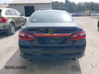 2018 Nissan Altima 2.5 S with VIN 1N4AL3AP3JC270628, listed as a IAAI auction lot 42148978 with 62,561 mi miles. Bid and sale history available at carsss.com. Image 16.