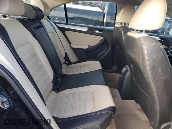 2013 Volkswagen Jetta SE with VIN 3VWBX7AJ9DM374708, listed as a Copart auction lot 43373705 with 238,059 mi miles and Clean title. Bid and sale history available at DreamBid. Image 10.