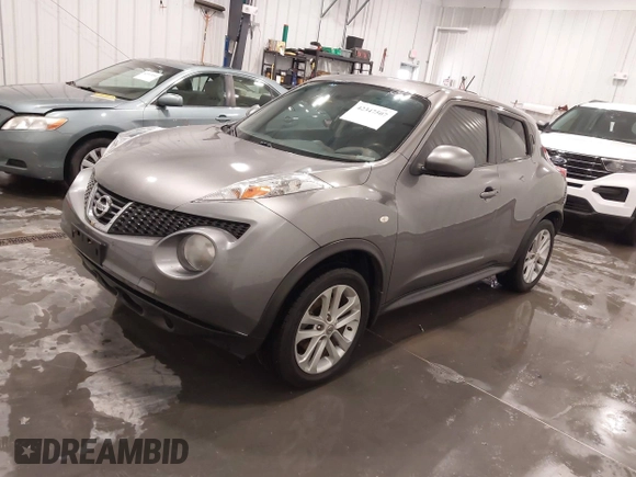 2013 Nissan Juke Nismo z VIN JN8AF5MVXDT225265, wystawiony jako IAAI lot #42347507 z przebiegiem 112 002 mil mil oraz . Historia ofert i sprzedaży dostępna na DreamBid. Obrazek 2.