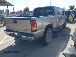 2000 Chevrolet Silverado 1500 LT with VIN 1GCEK19T2YE386163, listed as a IAAI auction lot 42229742 with 251,756 mi miles and . Bid and sale history available at DreamBid. Image 4.